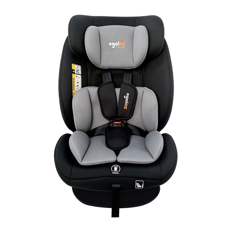 Come sbarazzarsi dei vecchi seggiolini auto: riciclare, donare o buttare via?